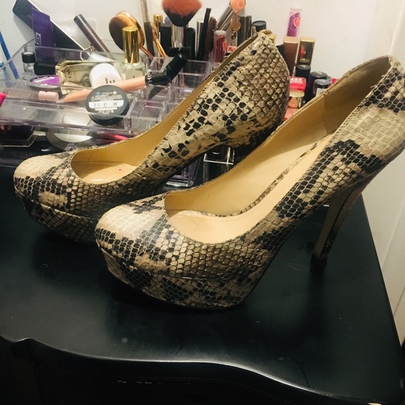 Aldo Shoes - Aldo size 39 (8.5) platform snakeskin